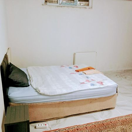 Ahmet Teacher Hotel, 5 Minutes From The Airport Arnavutkoy Ngoại thất bức ảnh