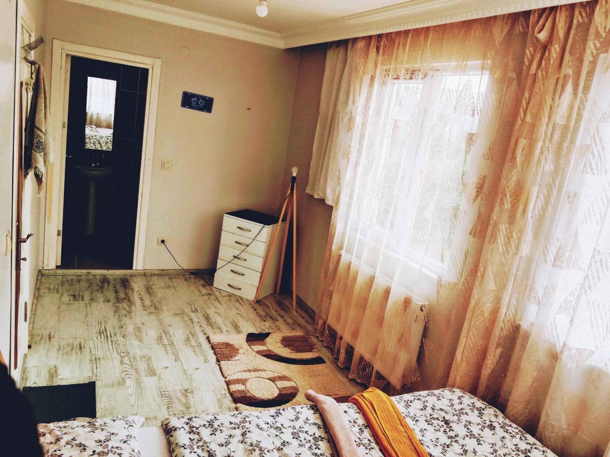 Ahmet Teacher Hotel, 5 Minutes From The Airport Arnavutkoy Ngoại thất bức ảnh