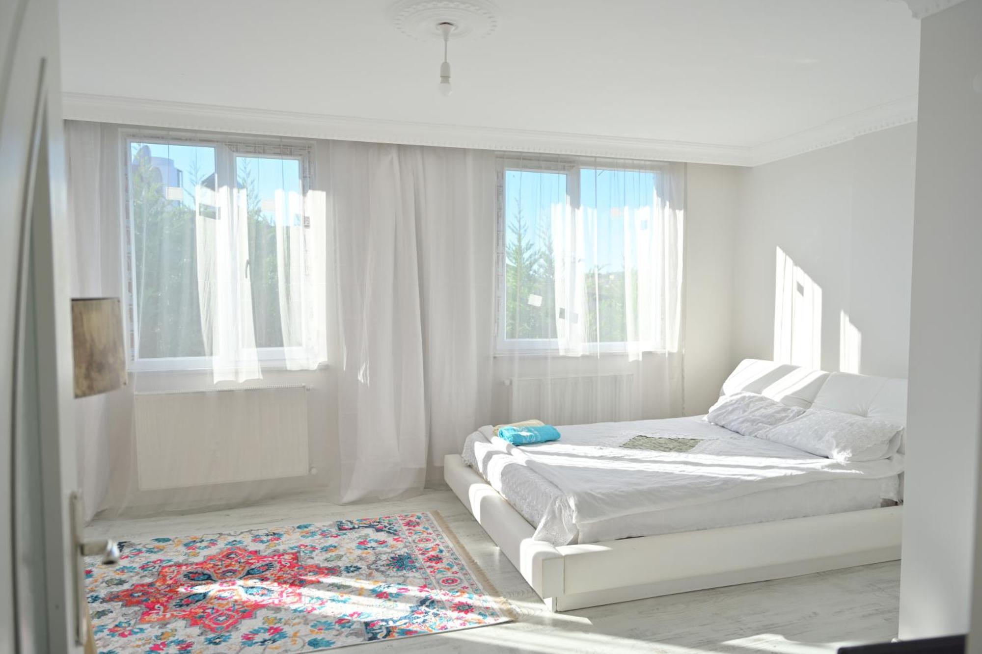 Ahmet Teacher Hotel, 5 Minutes From The Airport Arnavutkoy Ngoại thất bức ảnh