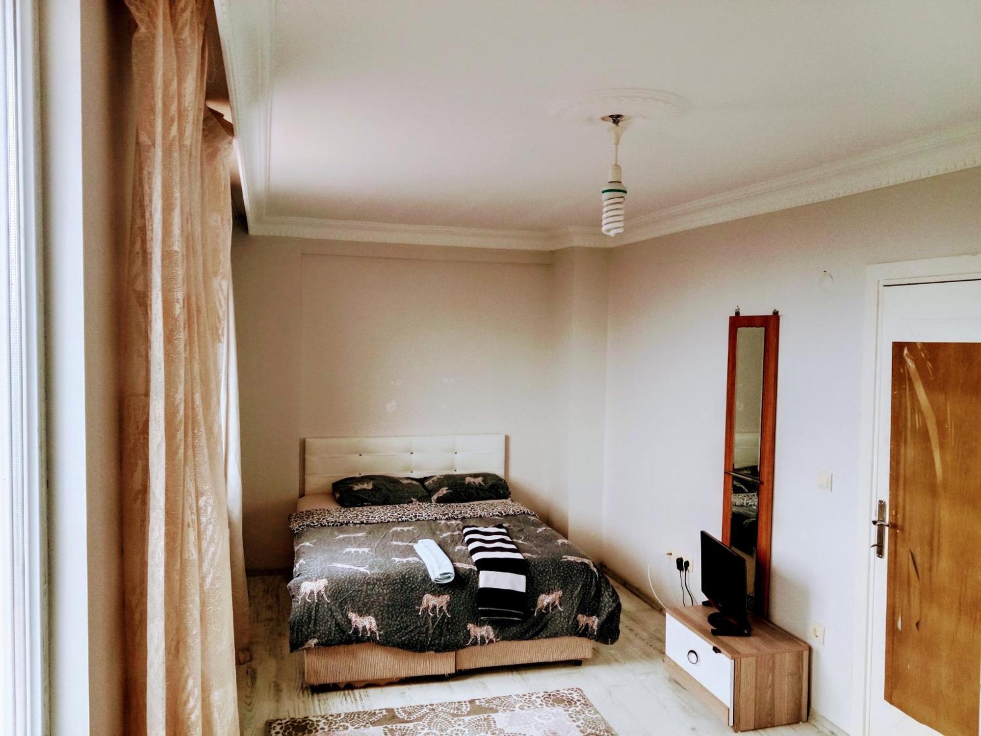 Ahmet Teacher Hotel, 5 Minutes From The Airport Arnavutkoy Ngoại thất bức ảnh