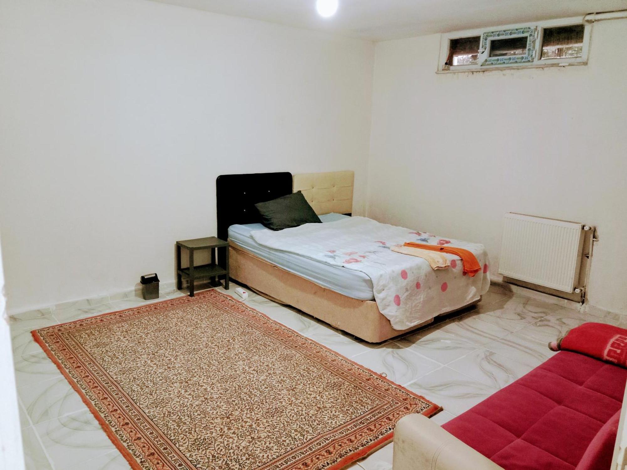 Ahmet Teacher Hotel, 5 Minutes From The Airport Arnavutkoy Ngoại thất bức ảnh