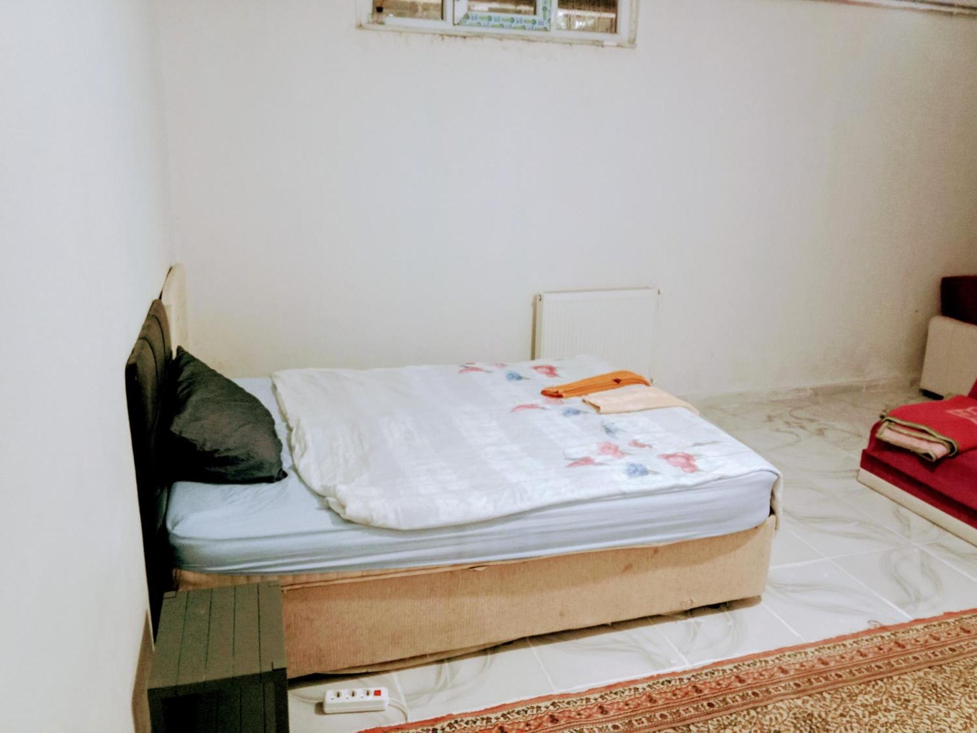Ahmet Teacher Hotel, 5 Minutes From The Airport Arnavutkoy Ngoại thất bức ảnh