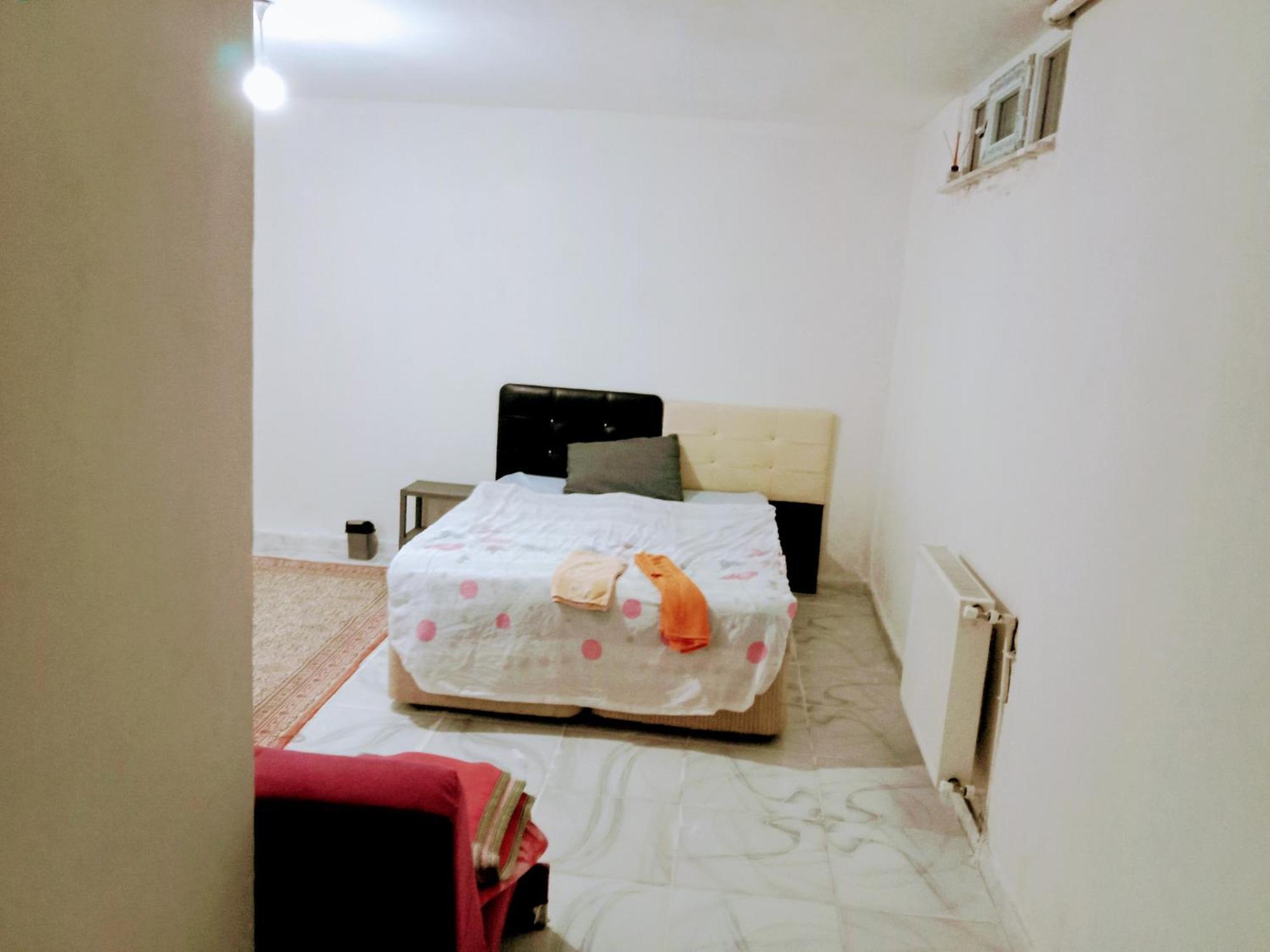 Ahmet Teacher Hotel, 5 Minutes From The Airport Arnavutkoy Ngoại thất bức ảnh