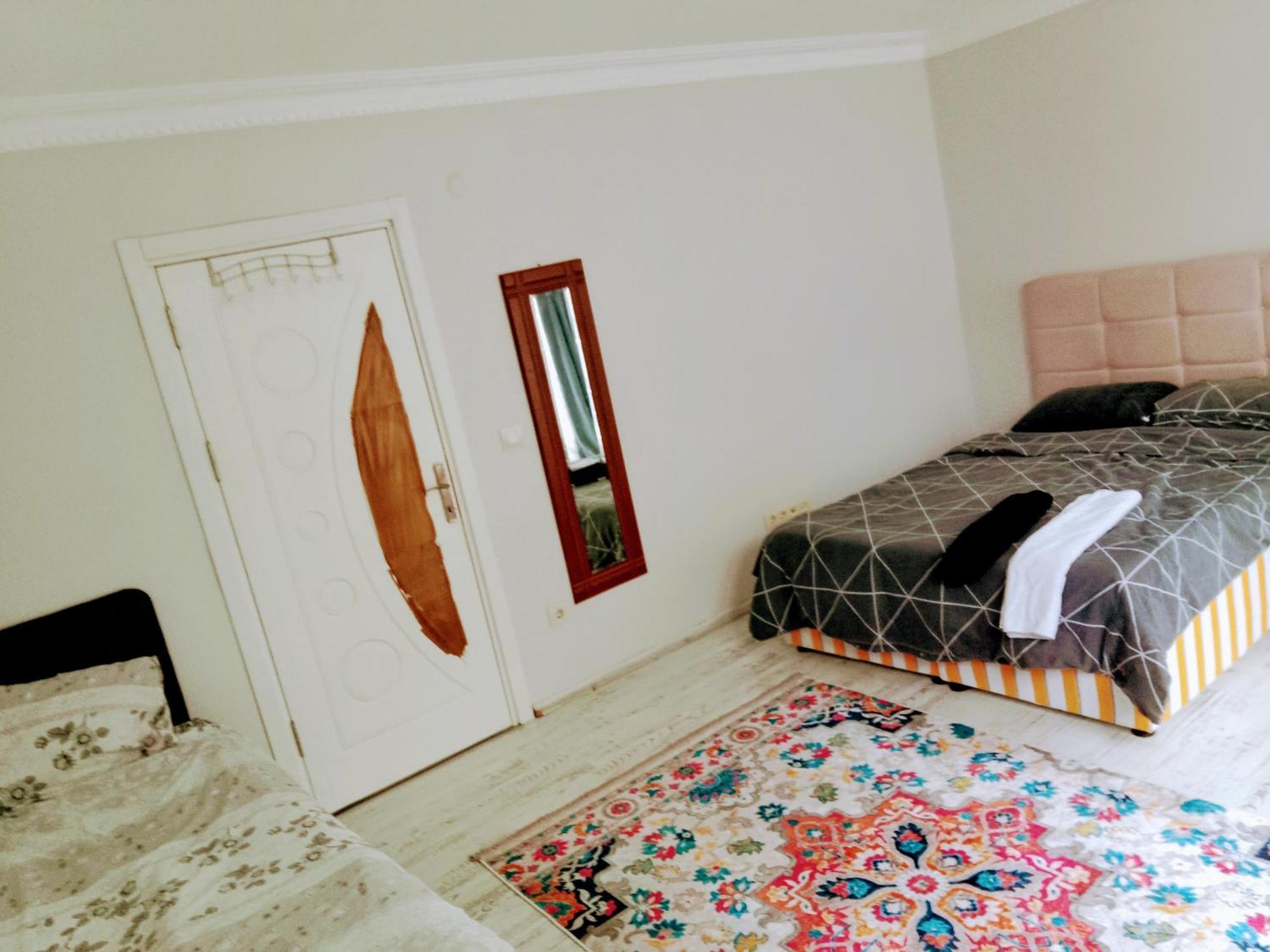 Ahmet Teacher Hotel, 5 Minutes From The Airport Arnavutkoy Ngoại thất bức ảnh