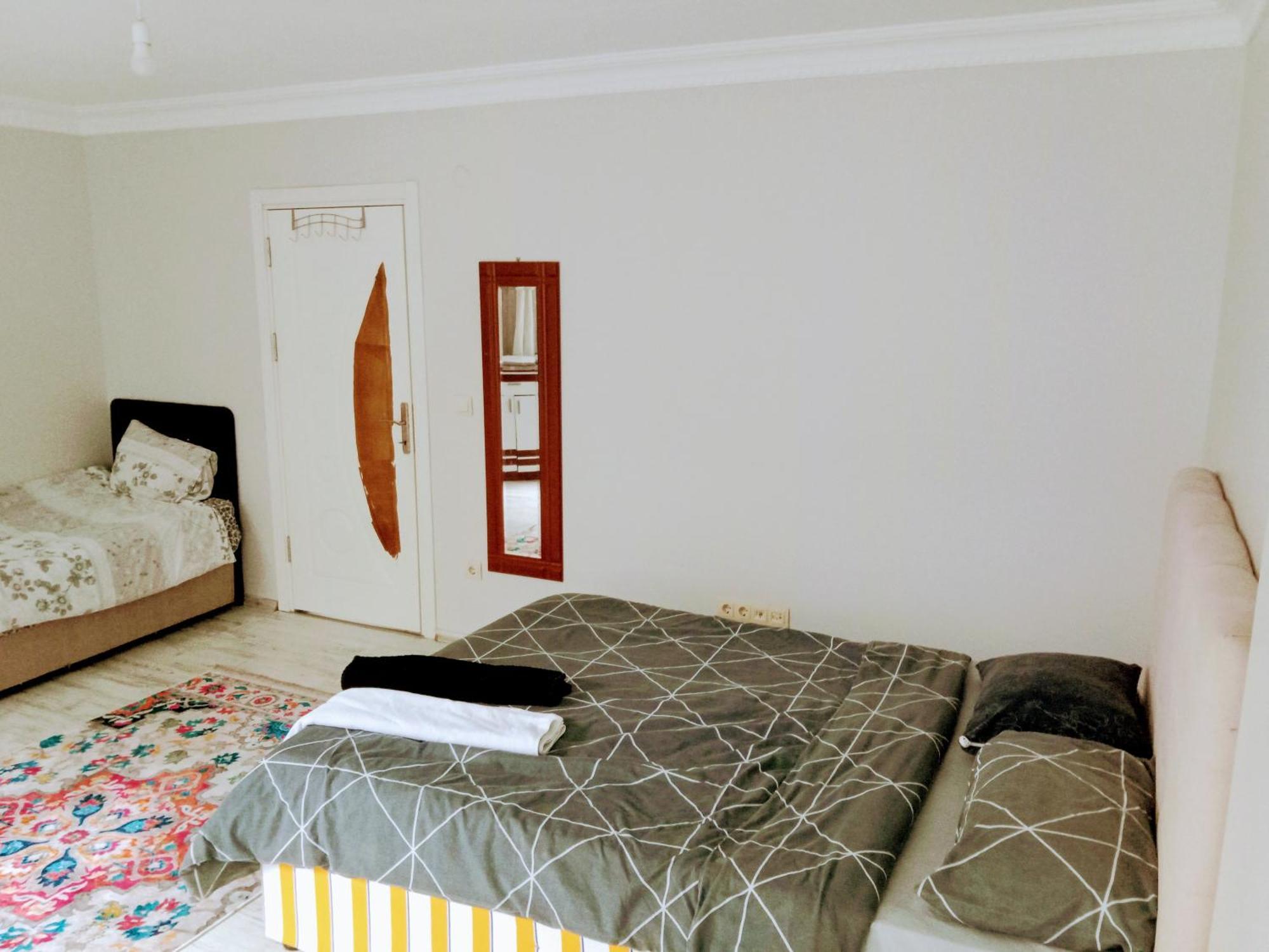 Ahmet Teacher Hotel, 5 Minutes From The Airport Arnavutkoy Ngoại thất bức ảnh